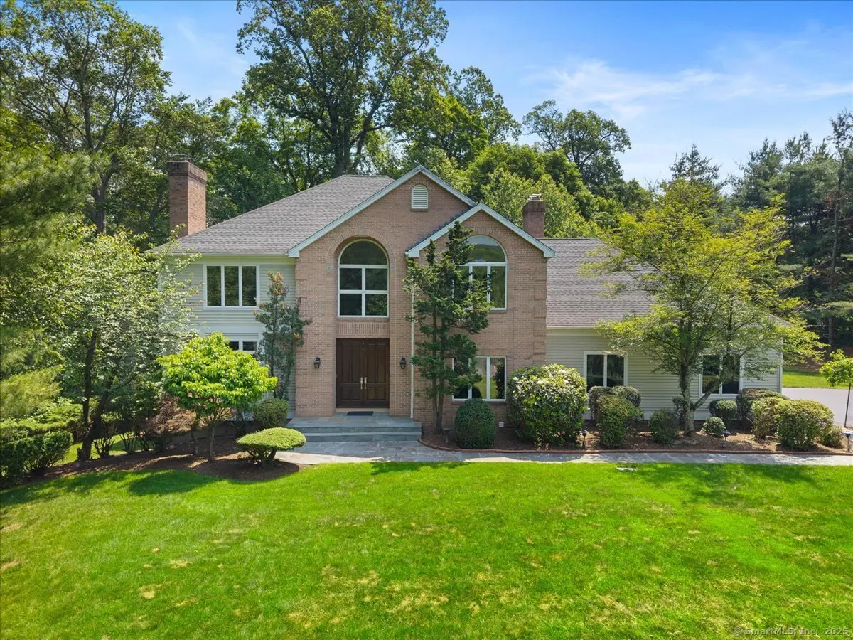 1 Mountaincrest Drive, Cheshire