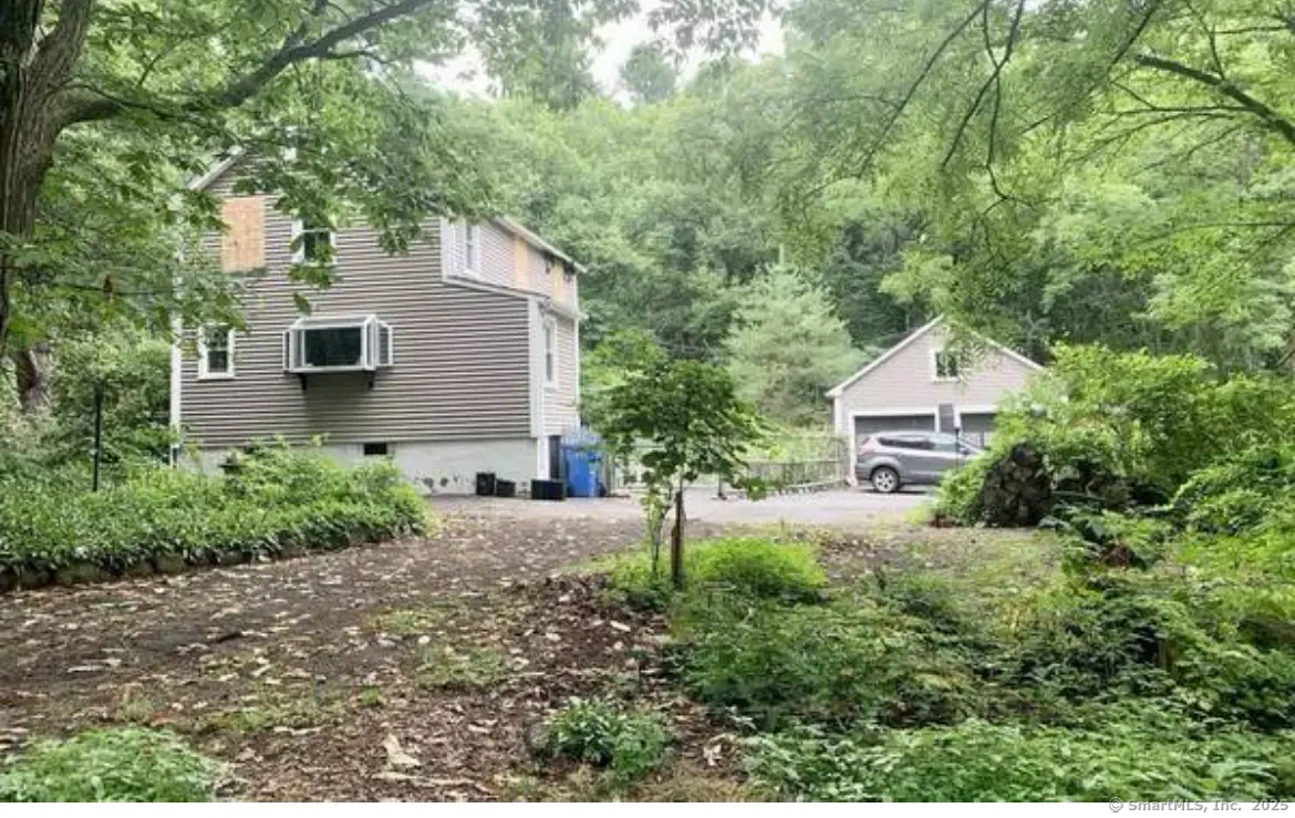 1020 Wintergreen Avenue, Hamden