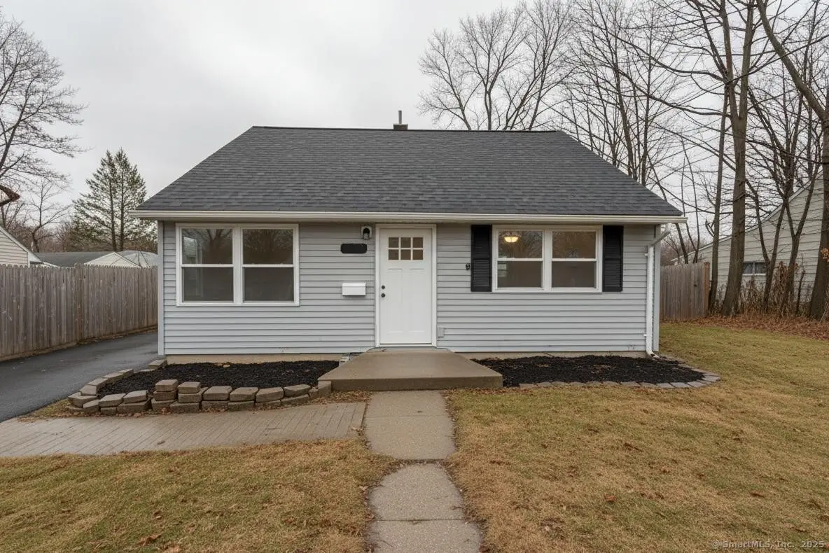 163 Glen Hills Road, Meriden