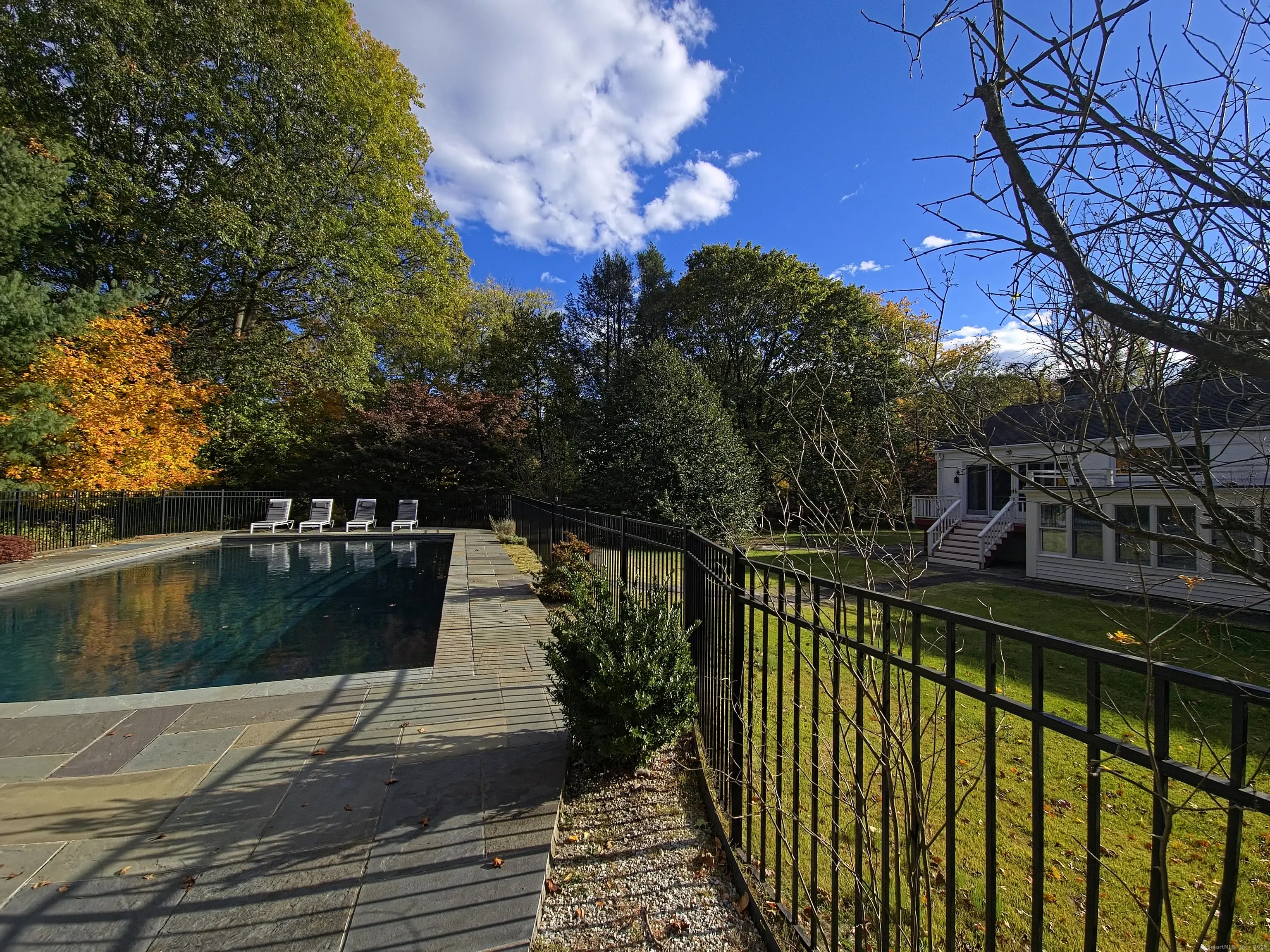 28 Fox Run Road, Norwalk