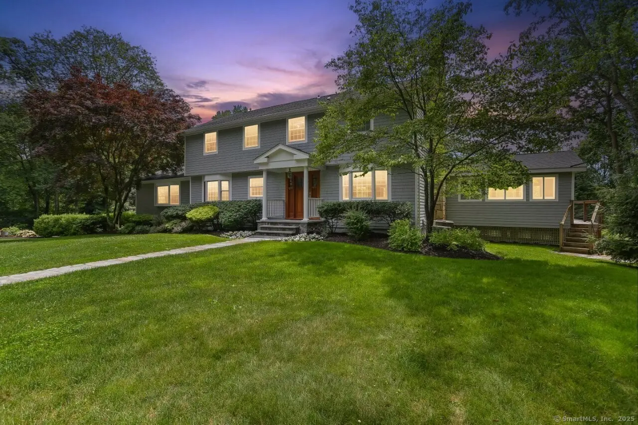 101 Golden Hill Street, Trumbull