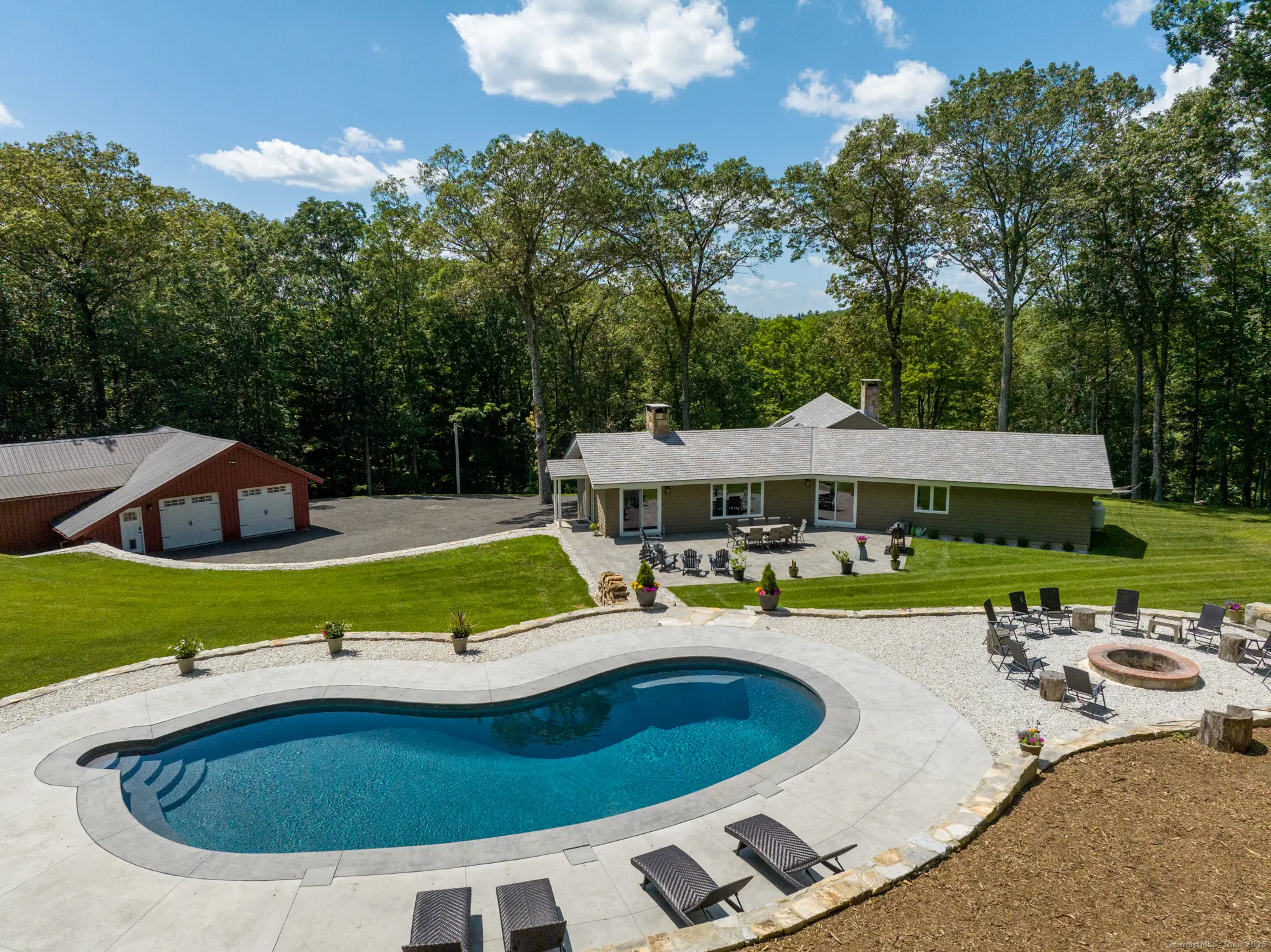 85 Good Hill Road, Roxbury
