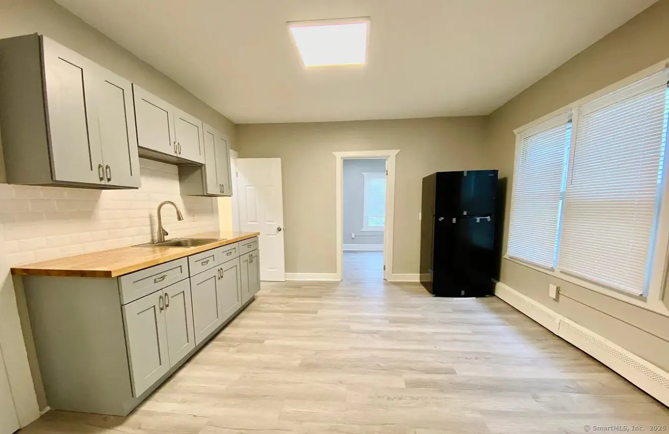 87 Caroline Street 2, Bridgeport