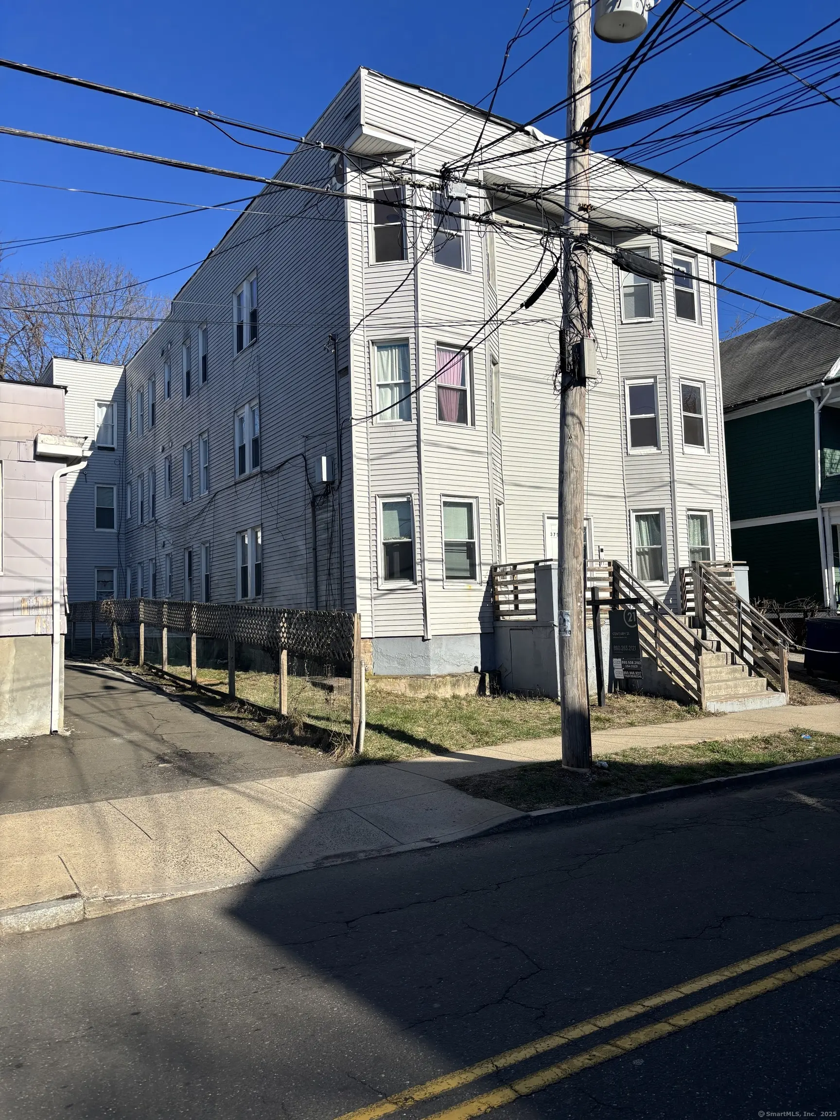 373 Blatchley Avenue, New Haven