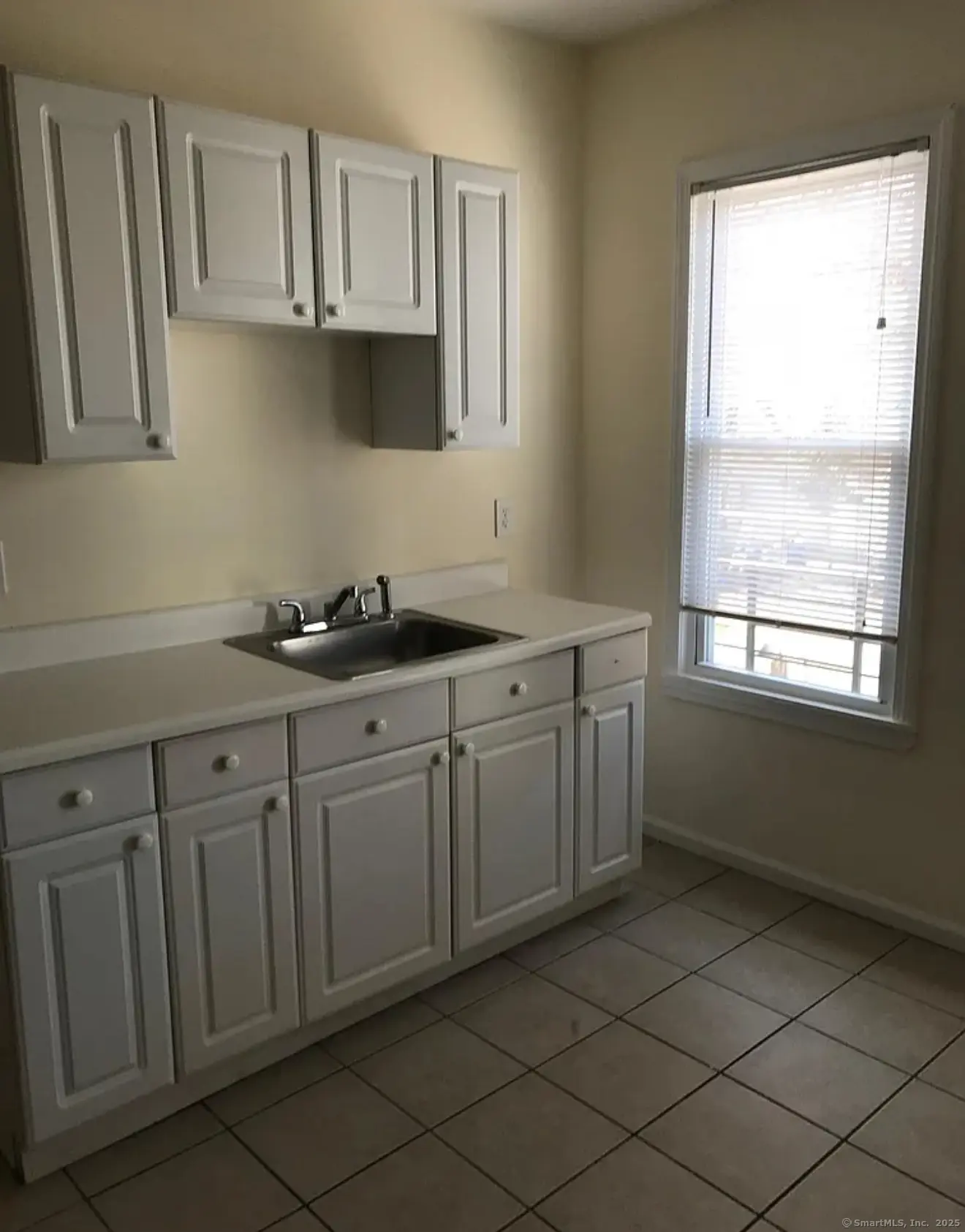 303 Poplar Street 1st, Bridgeport