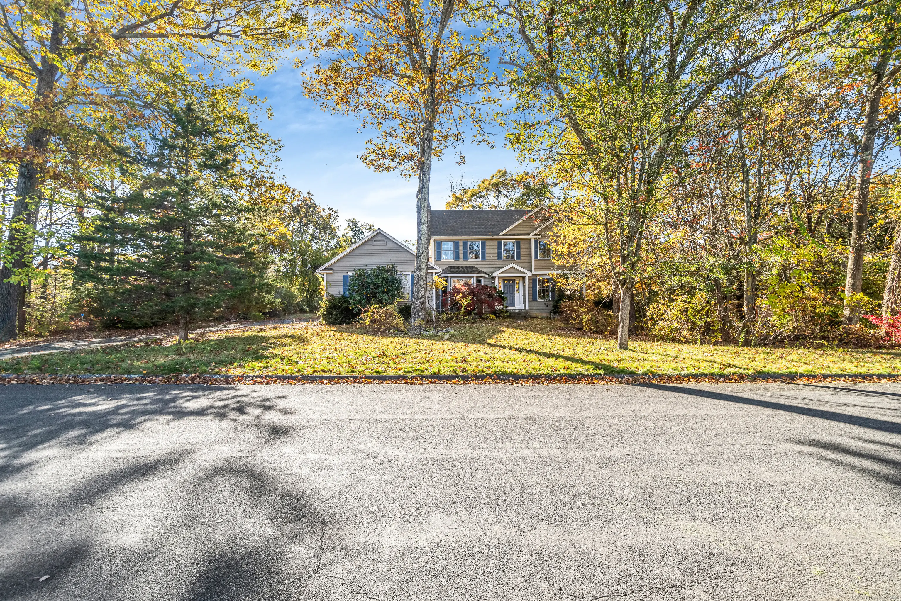 24 Roaring Brook Lane, Shelton