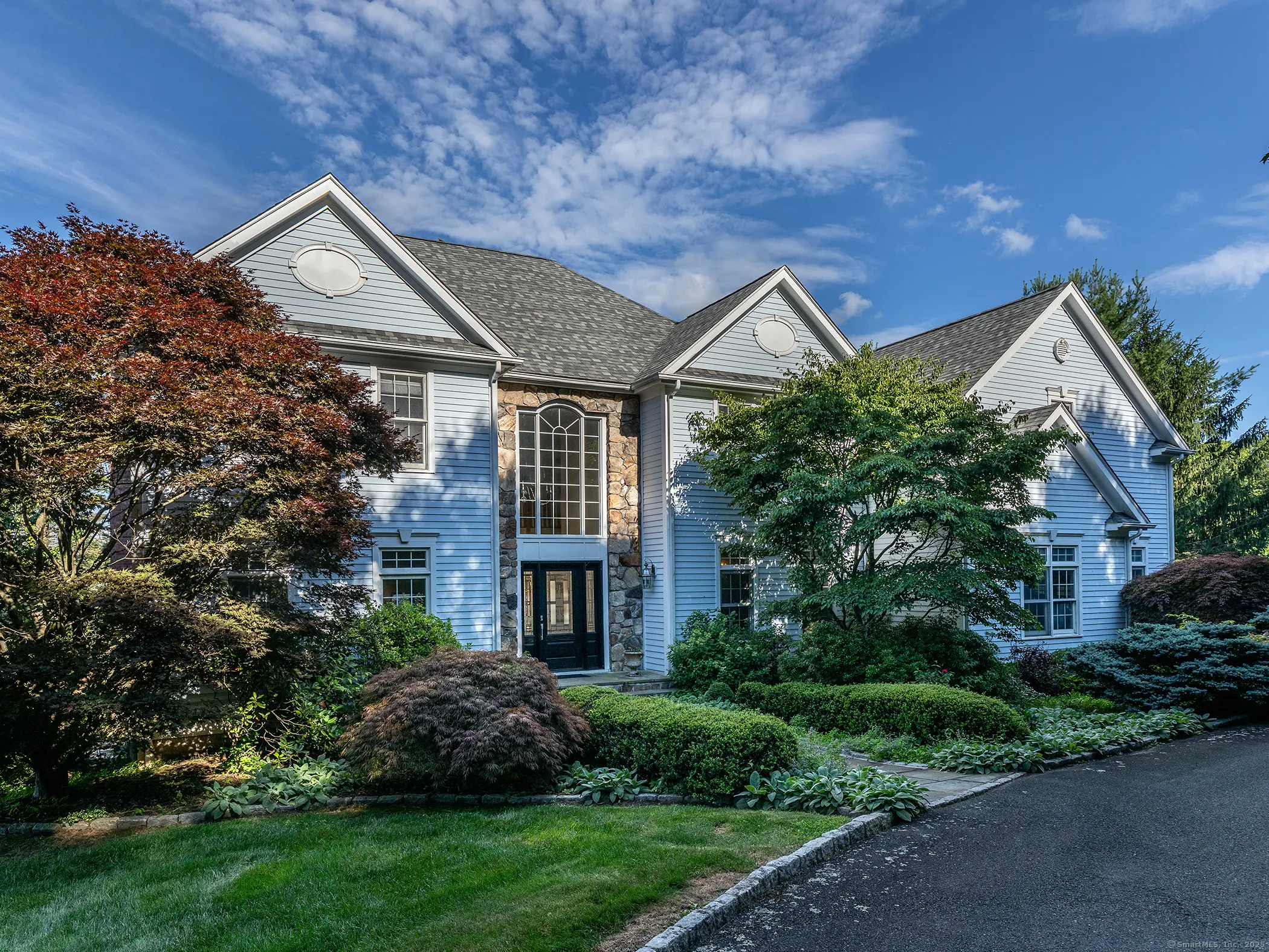 35 Coach Light Drive, Woodbury