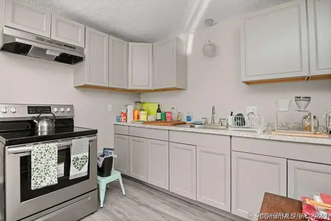 298 Old Waterbury Road, Southbury