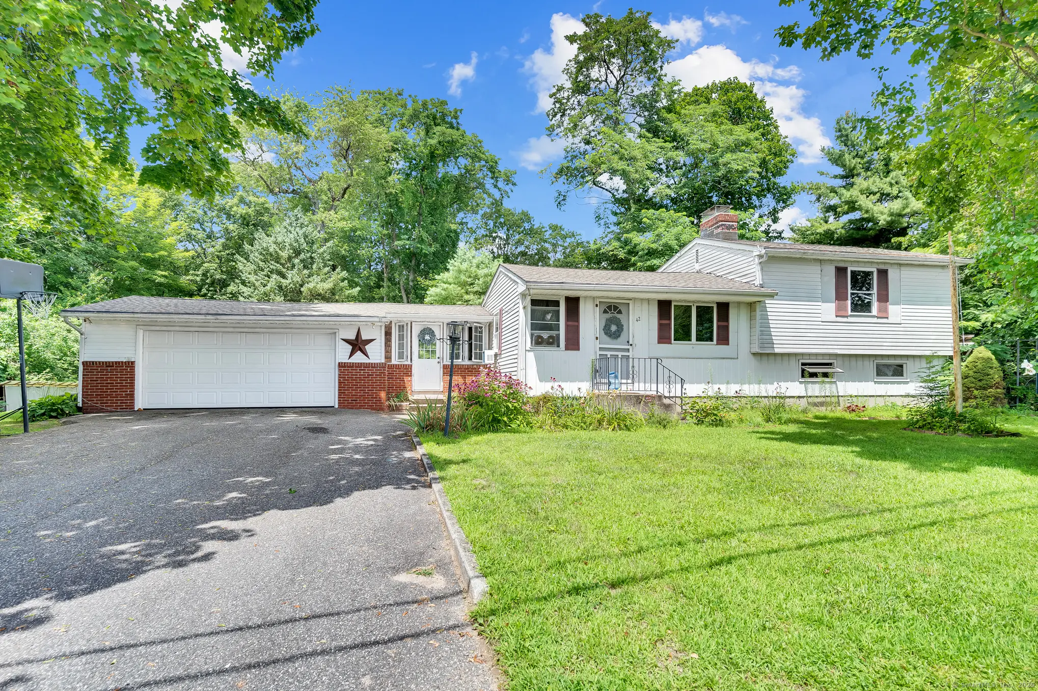 42 Seminole Road, Watertown