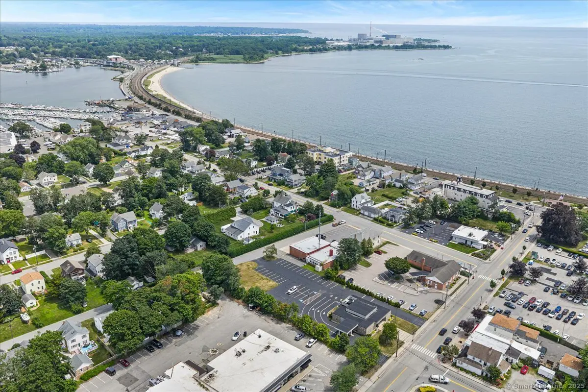 43 Pennsylvania Avenue, East Lyme