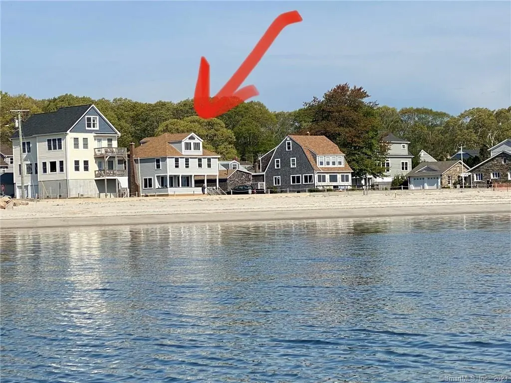 37 Attawan Avenue, East Lyme