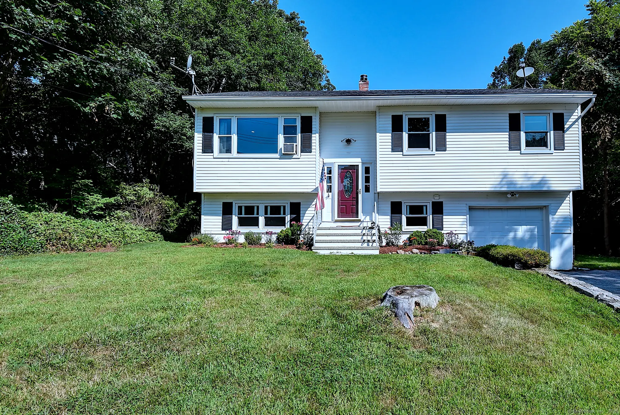 87 Oak Hill Road, Montville