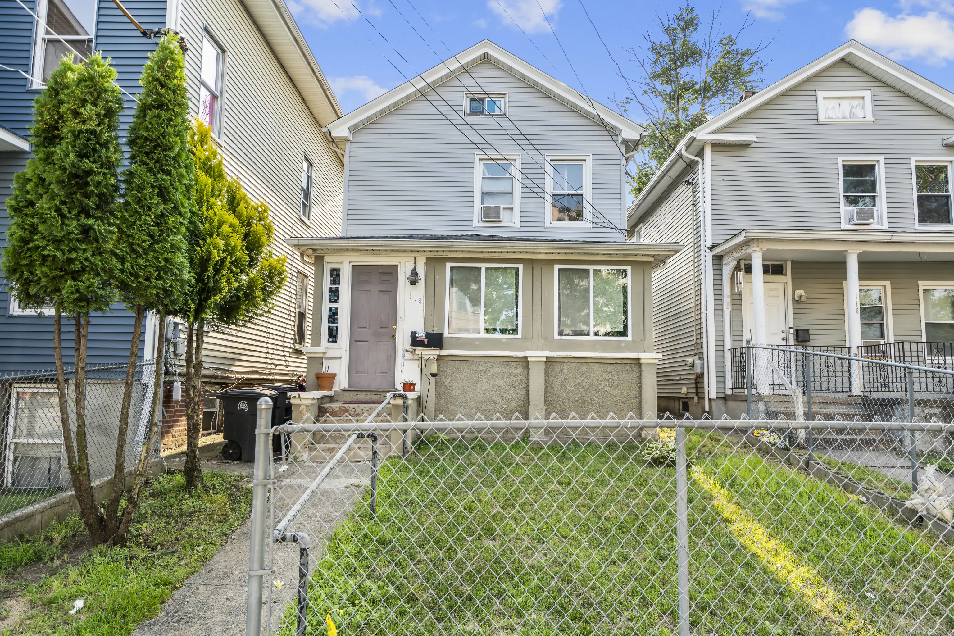 114 Blatchley Avenue, New Haven