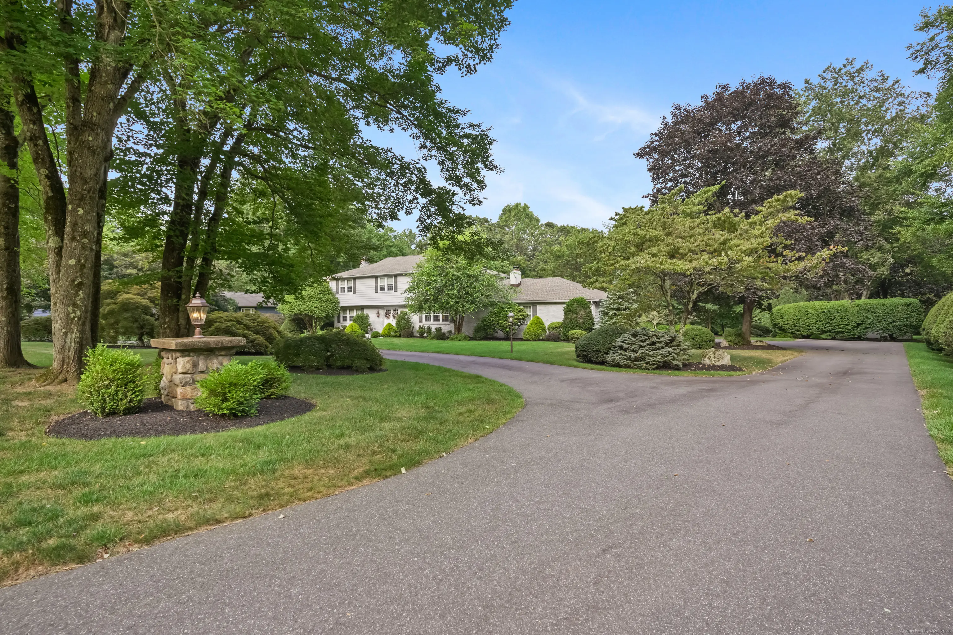 51 Forest Glen Drive, Woodbridge