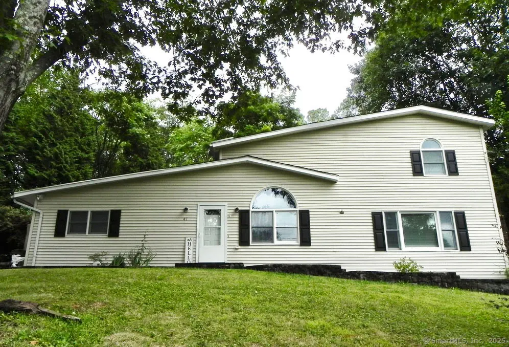 47 Valley View Lane, New Milford