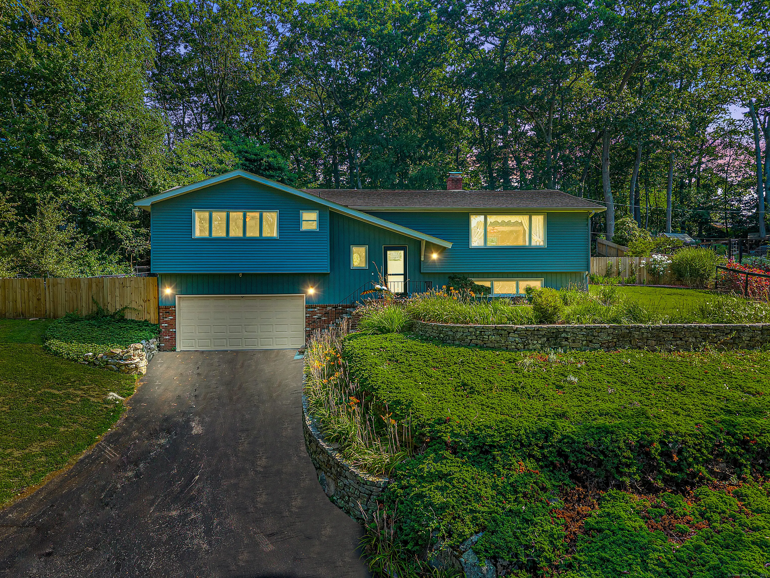 44 Overlook Road, Ledyard