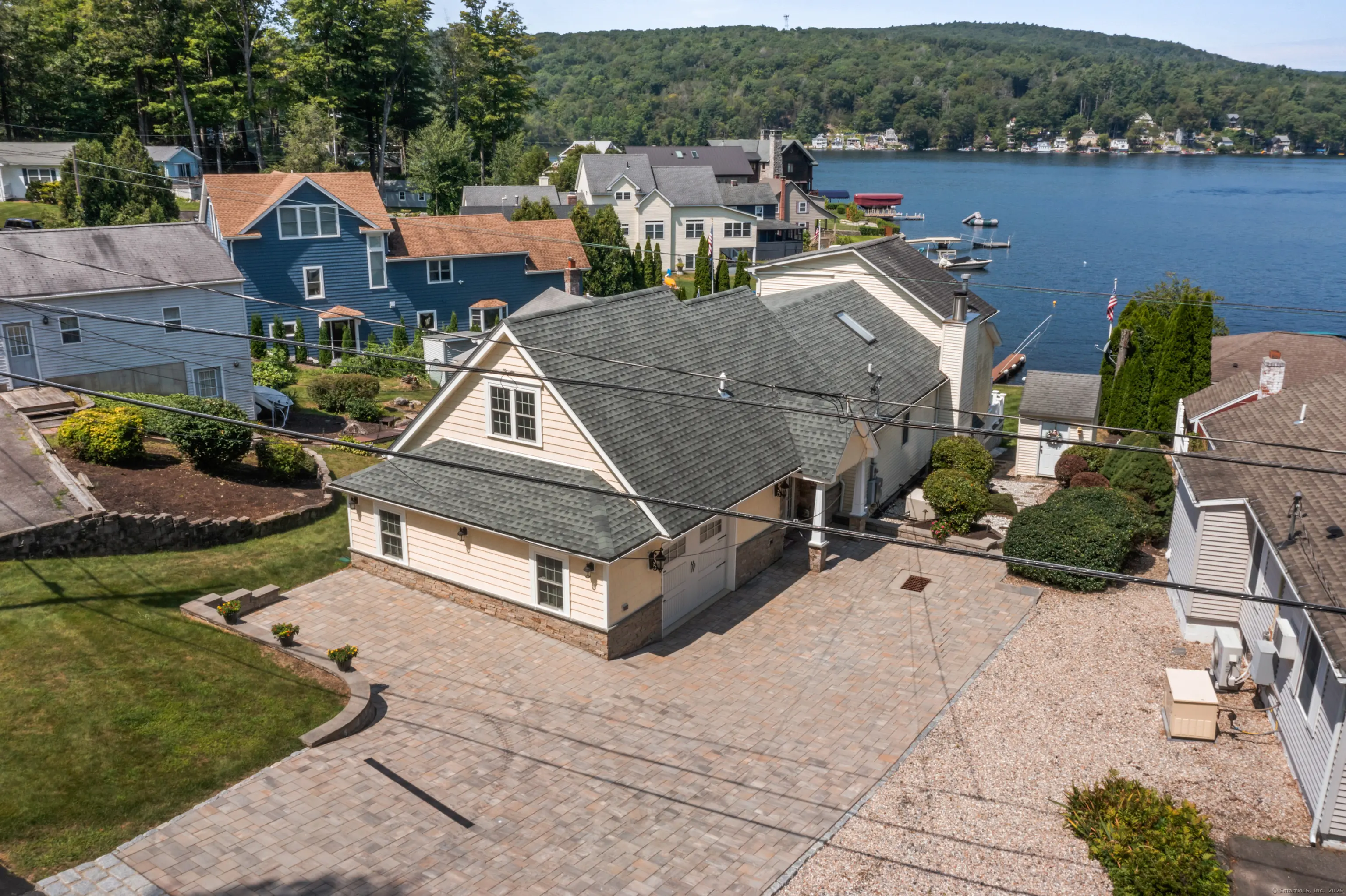 674 East Wakefield Boulevard, Winchester