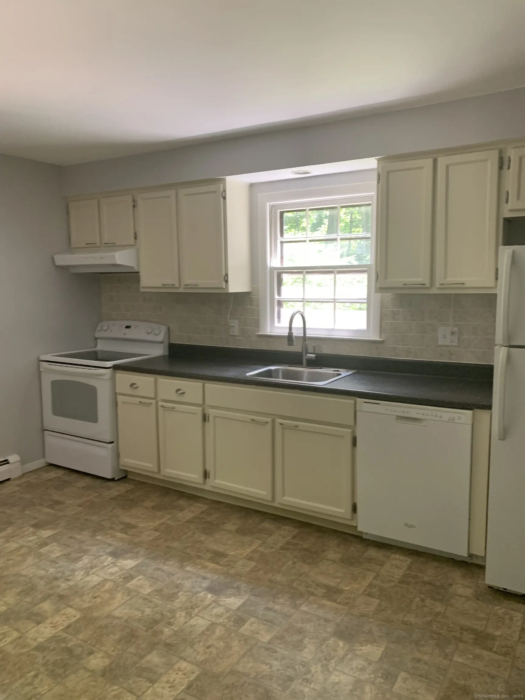 12 Church Road, Southbury