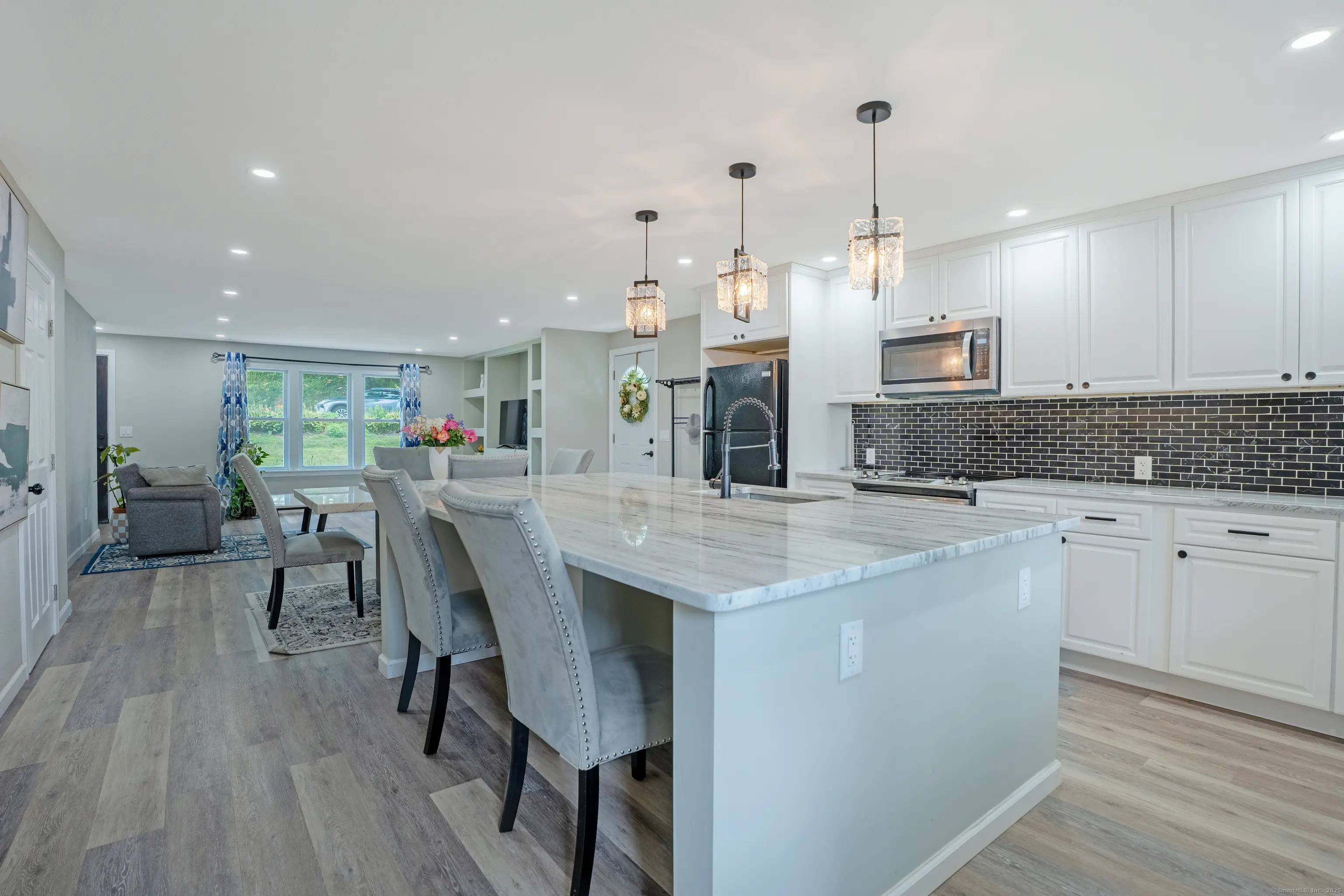 31 Henry Avenue, Newington