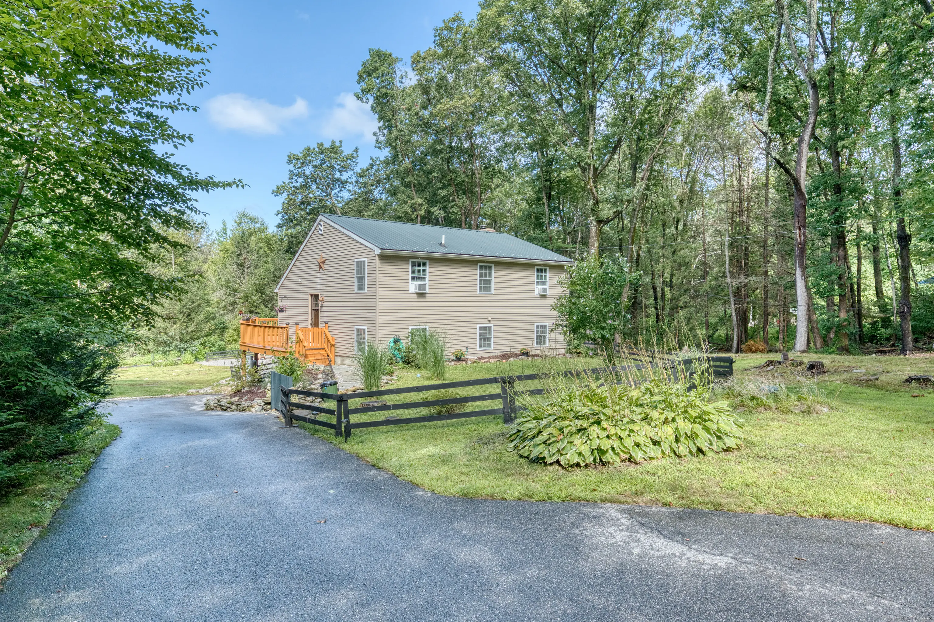 1 Woodridge Drive, Barkhamsted