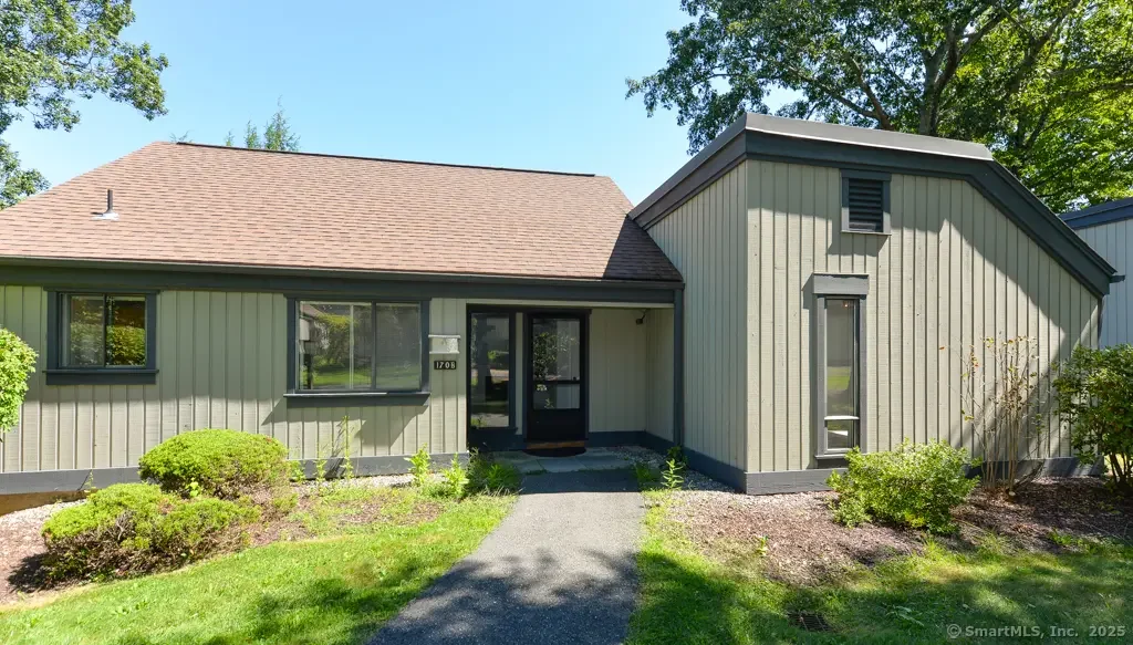 170 Heritage Village B, Southbury