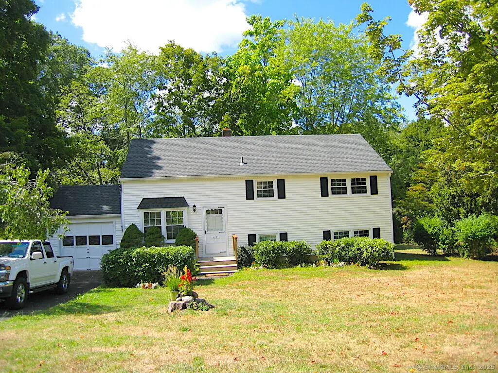 115 Earl Avenue, Hamden