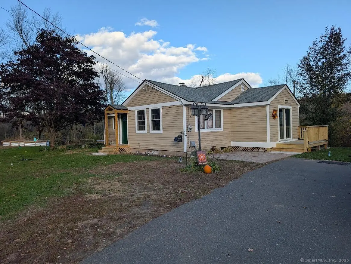 44 Strong Road, Granby