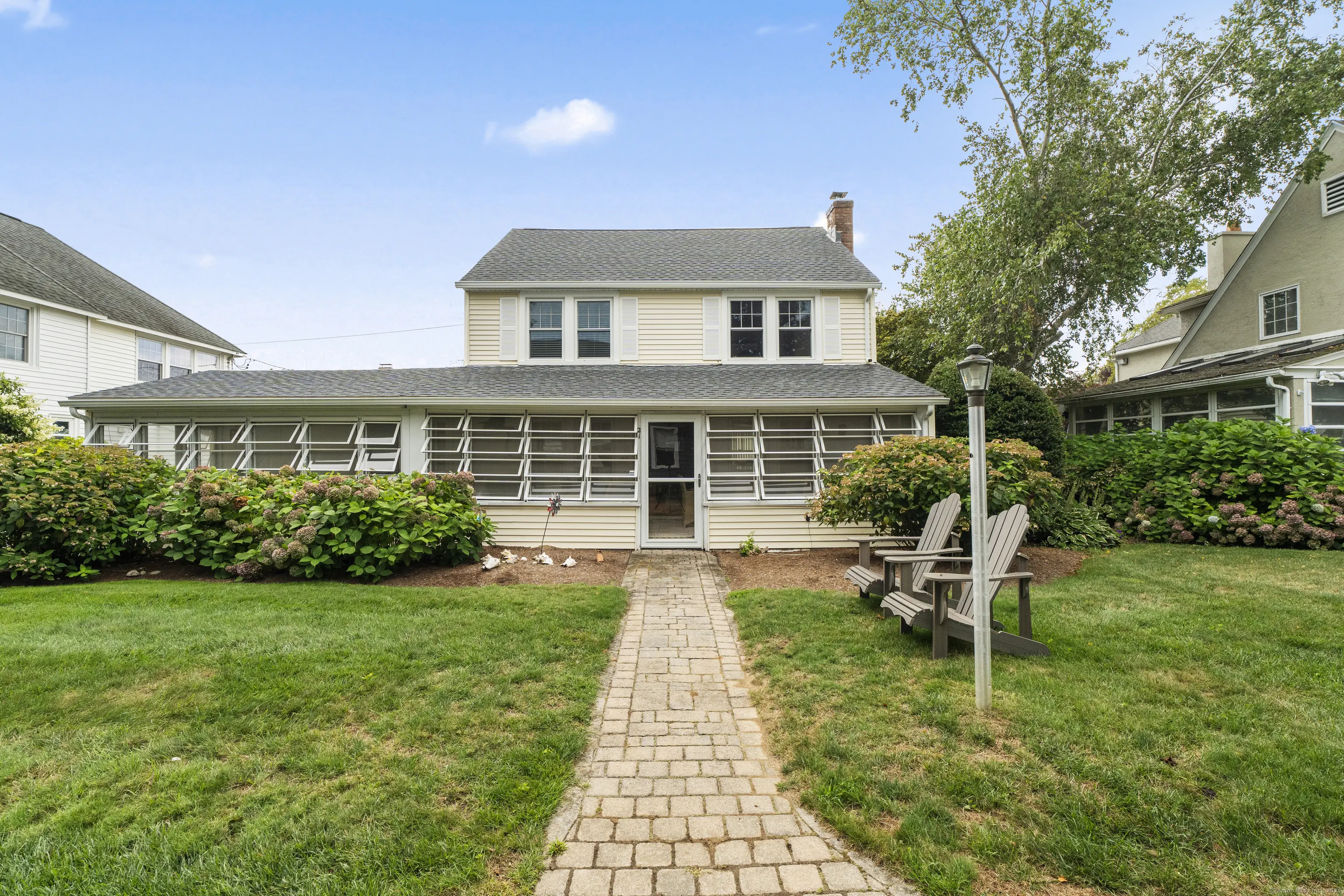 21 West Walk, Clinton