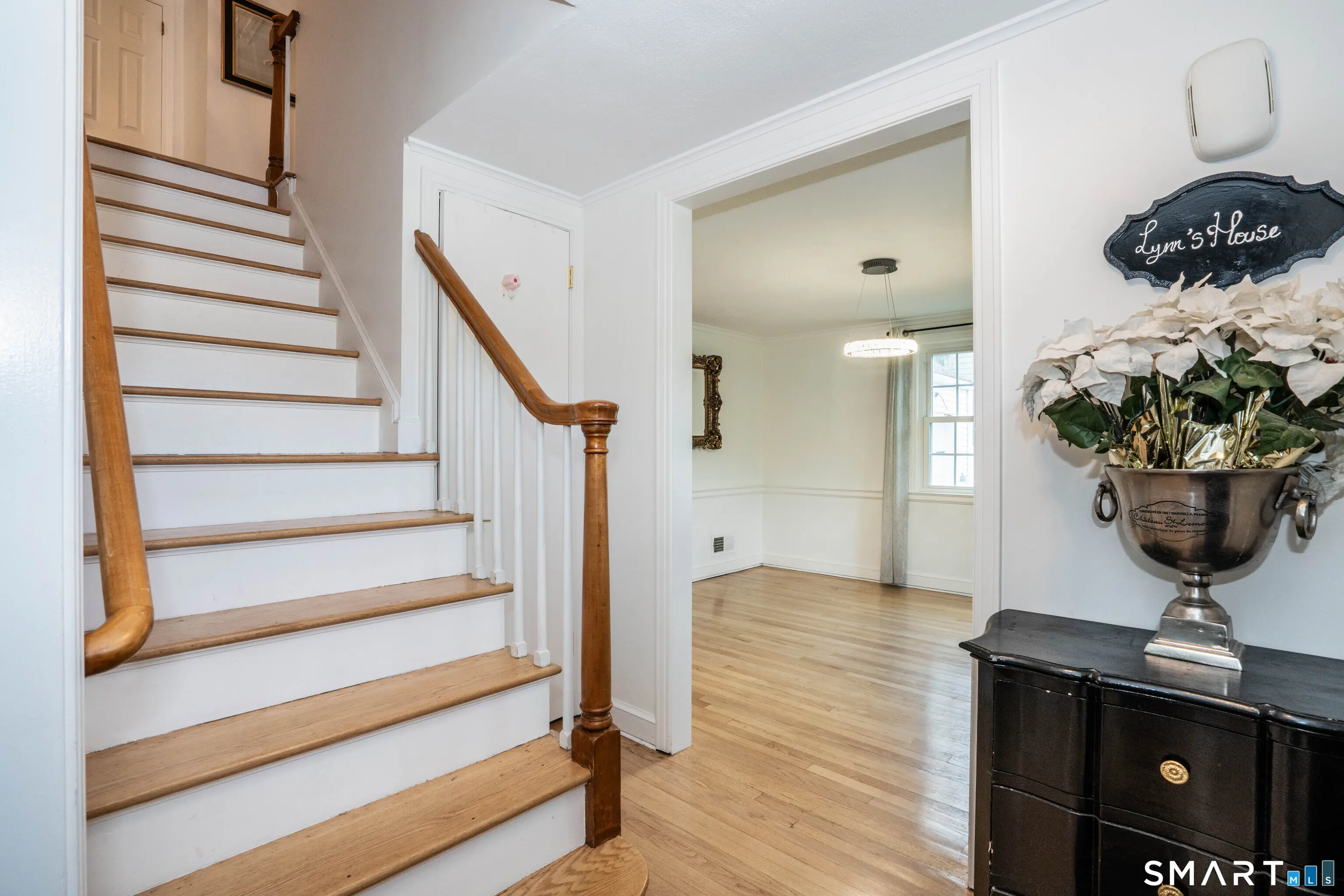 25 Greensview Drive, West Hartford