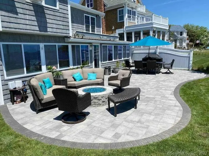 21 Groveway 21, Clinton