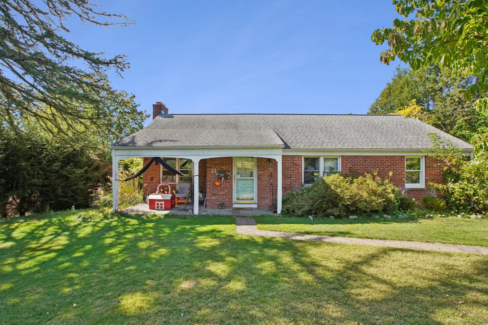 11 Fairwood Farms Drive, West Hartford