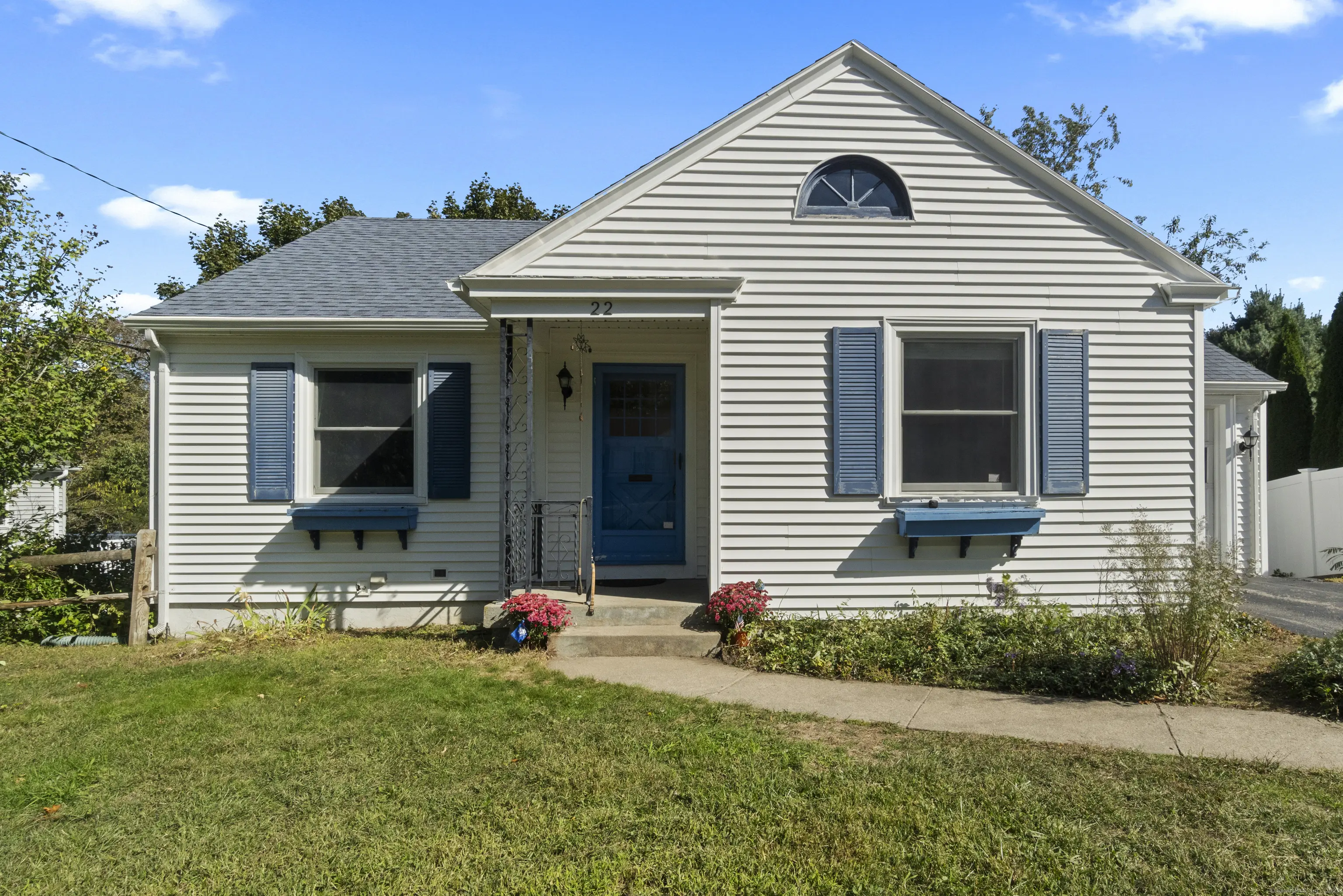 22 Mayflower Avenue, Stonington