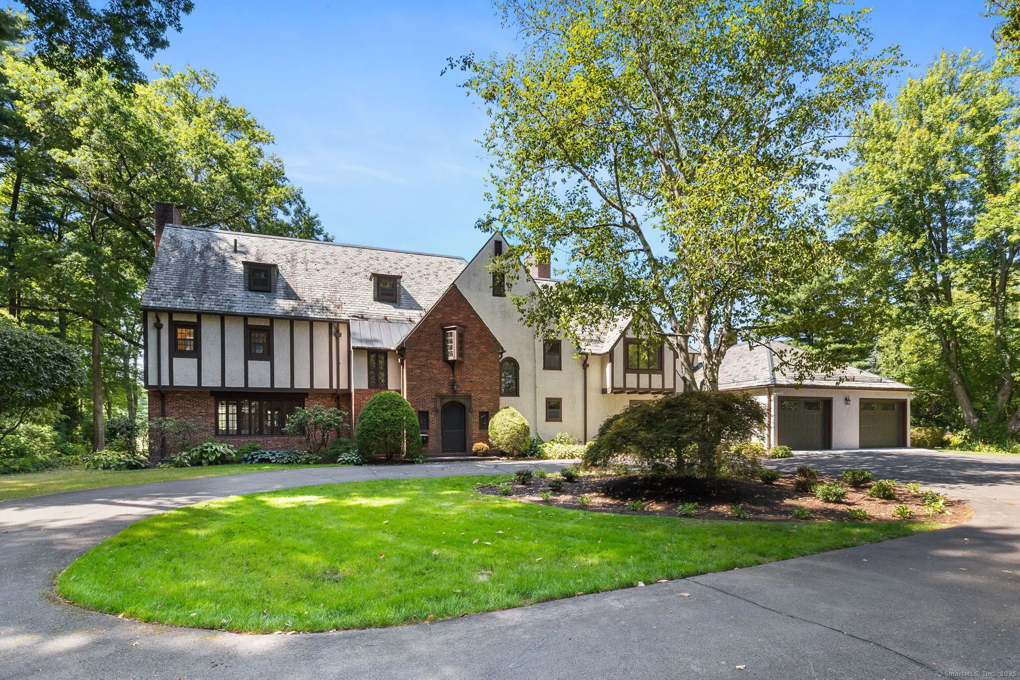 111 Bloomfield Avenue, West Hartford