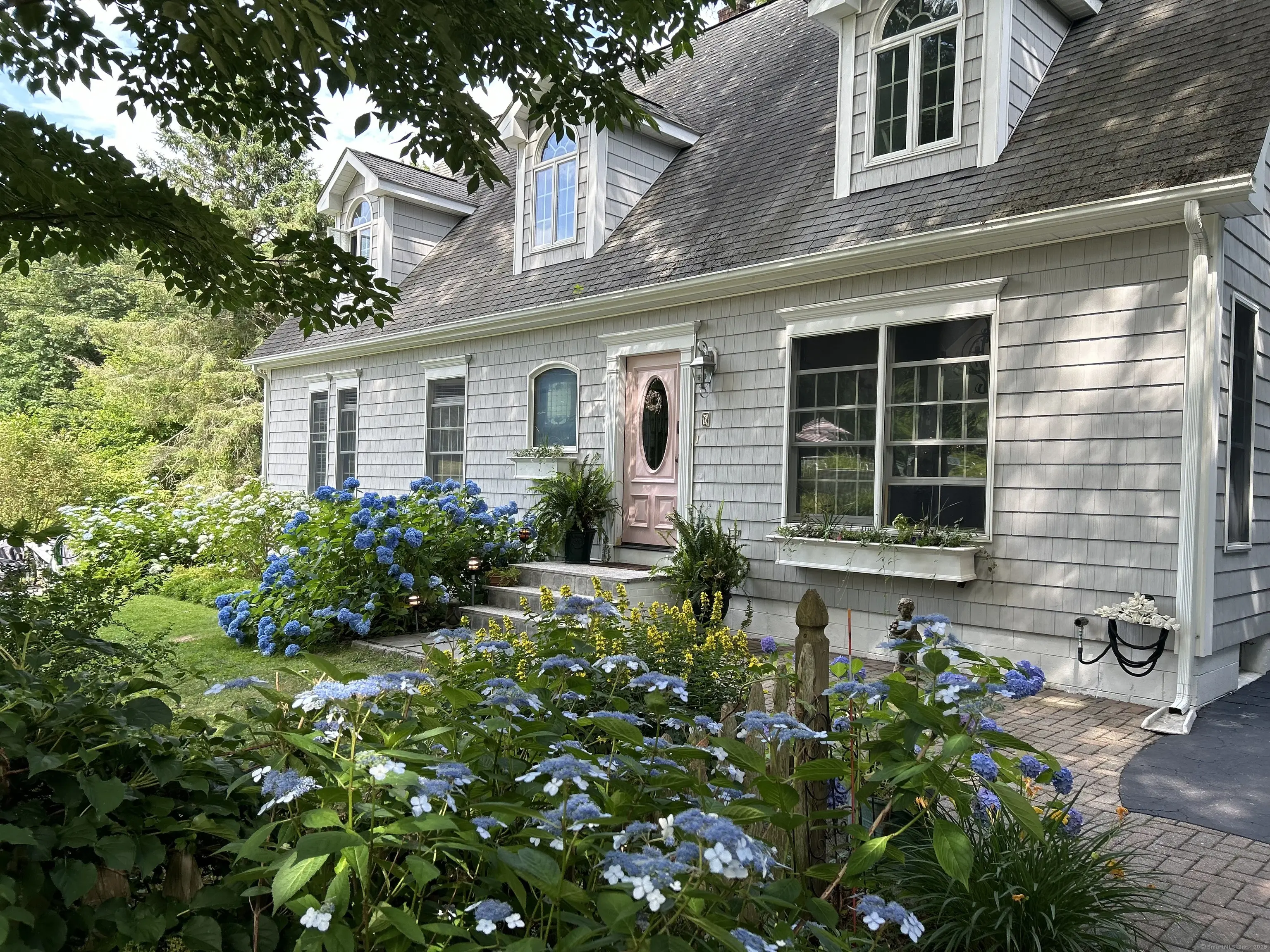 6 Rogers Drive, Stonington