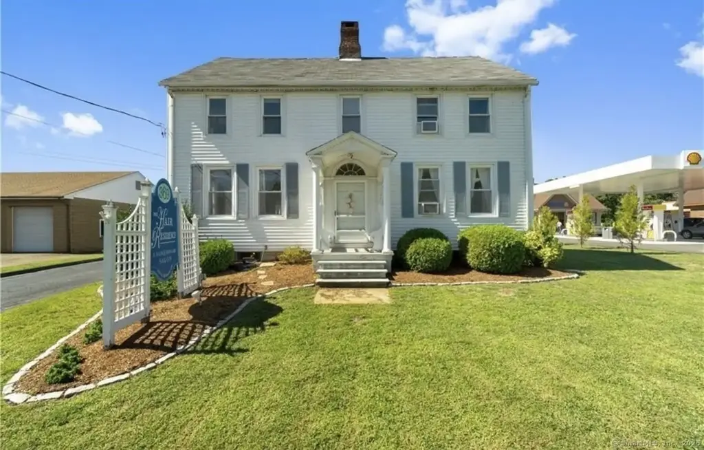 369 Boston Post Road, Old Saybrook