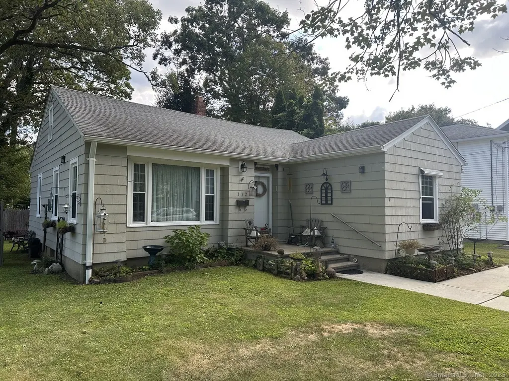 112 Delaware Avenue, Waterbury