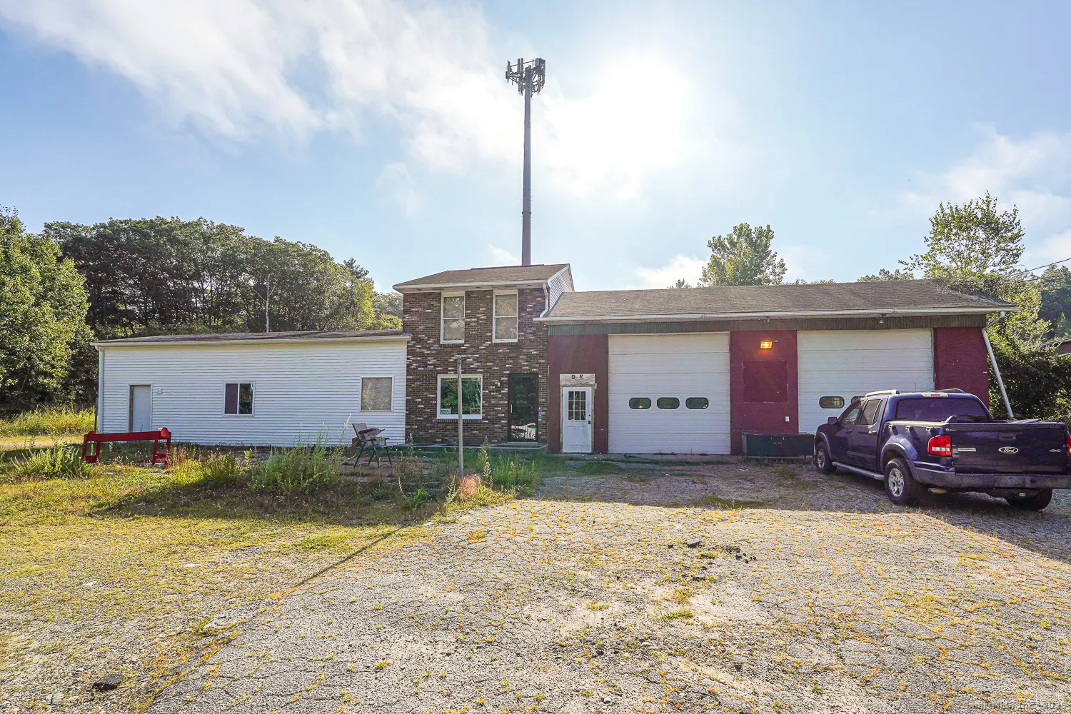 347 Riverside Drive, Thompson