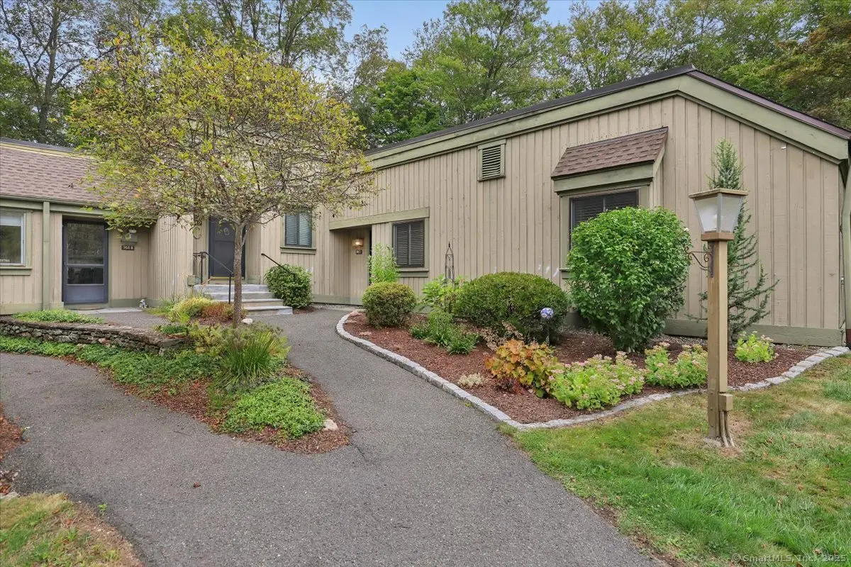 968 Heritage Village D, Southbury