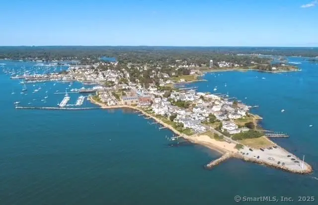 14 Trumbull Street, Stonington