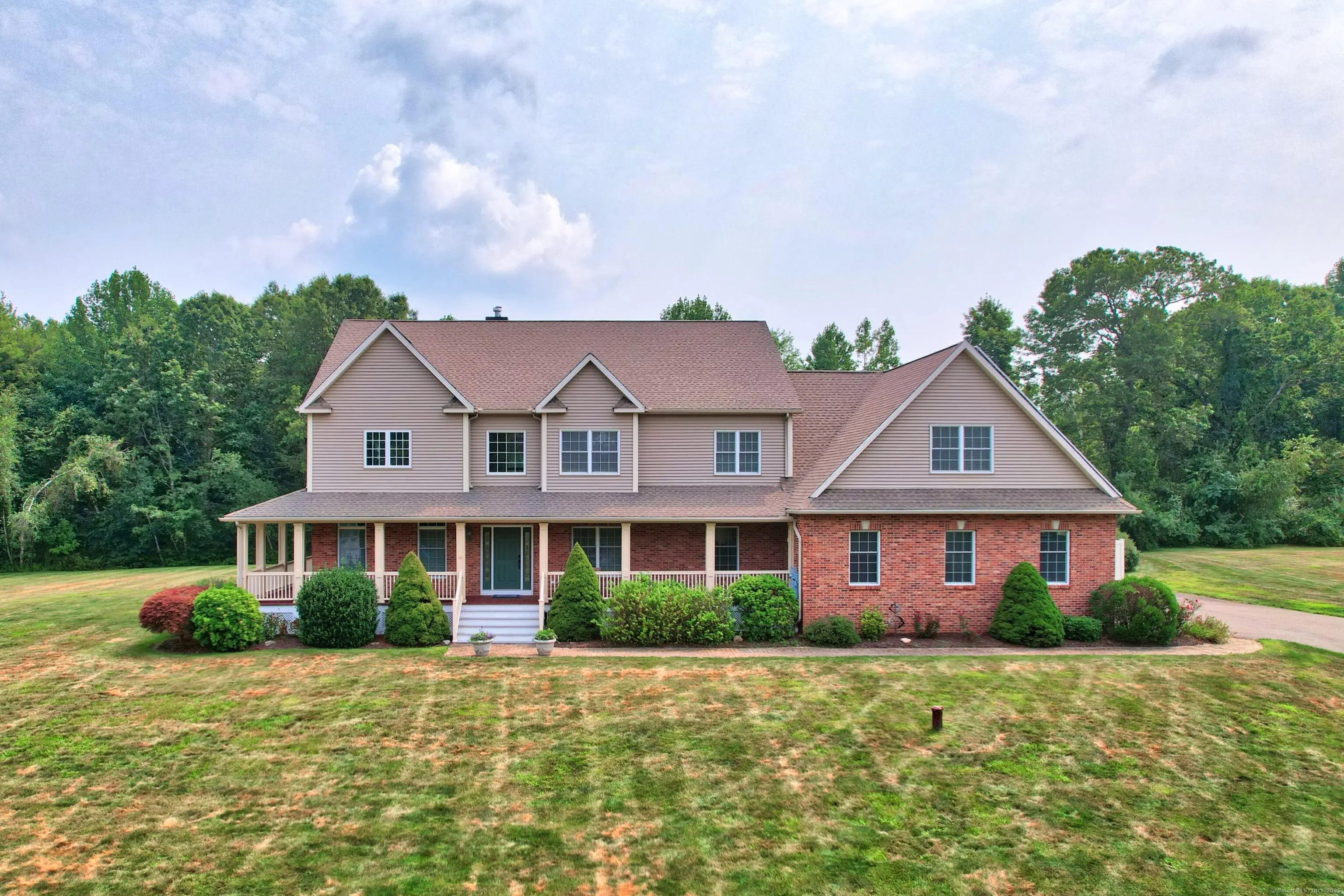 17 Hunters Ridge, Wolcott