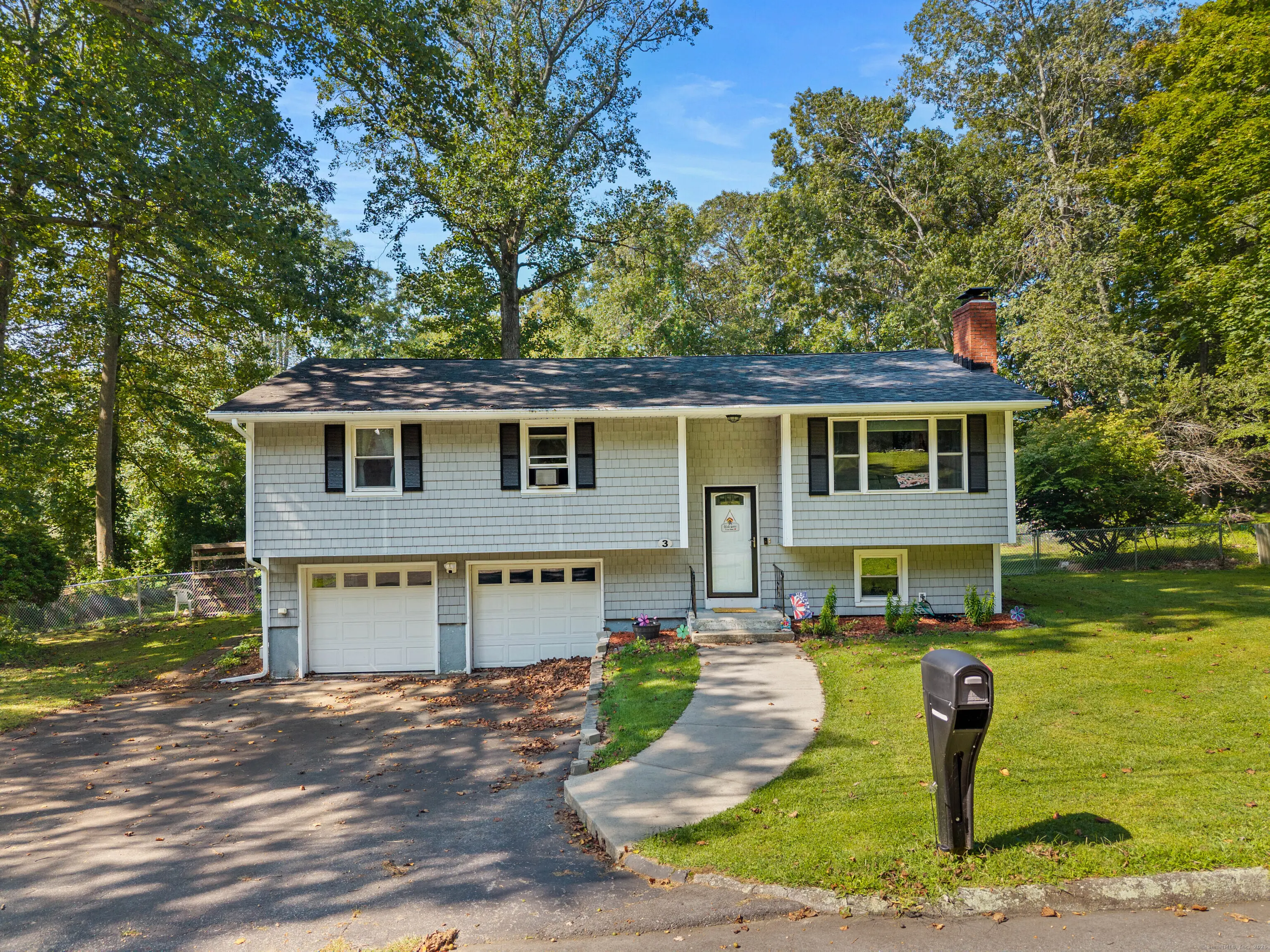 3 Parkwood Drive, Ledyard