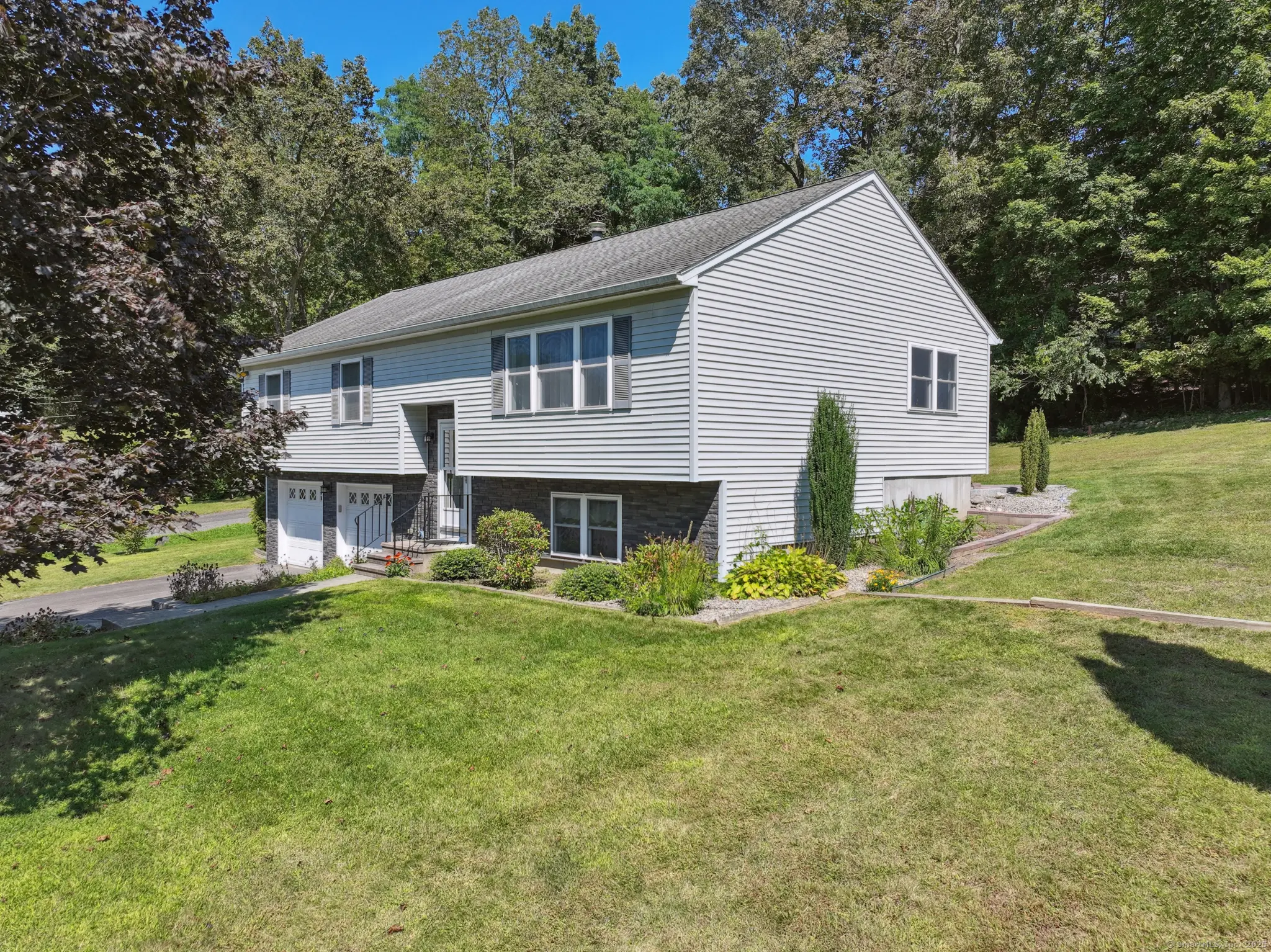 35 Crofut Road, Naugatuck
