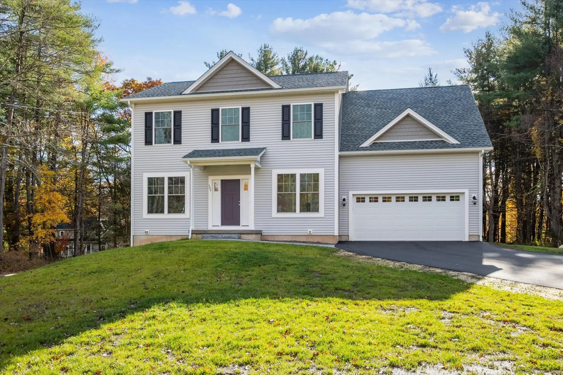 302 Bushy Hill Road, Simsbury