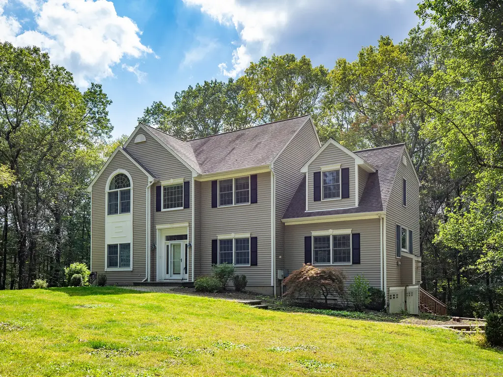 50 Beardsley Road, New Milford