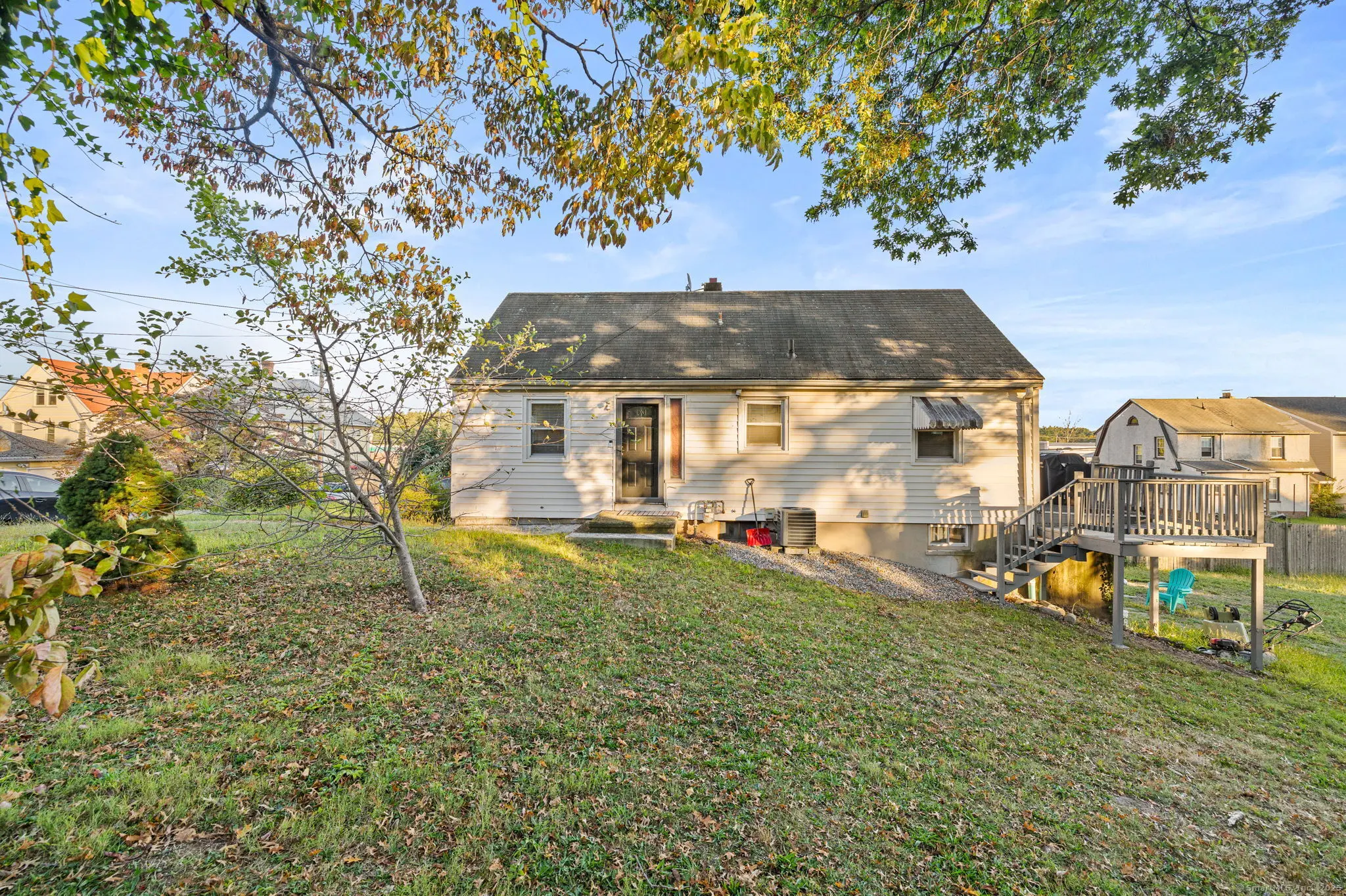 16 Hillcrest Avenue, Hamden