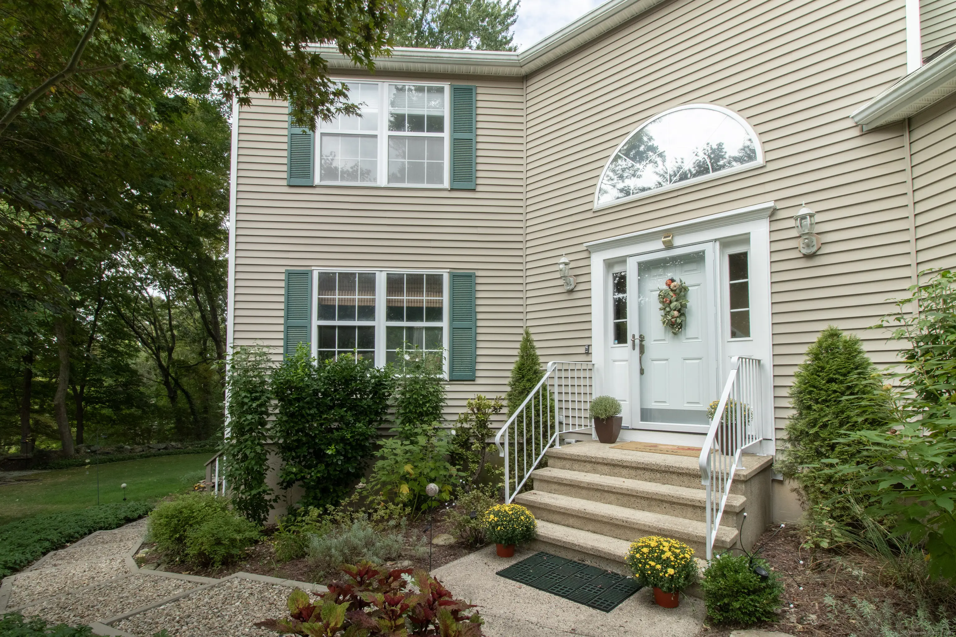 17 Warren Drive 17, Seymour