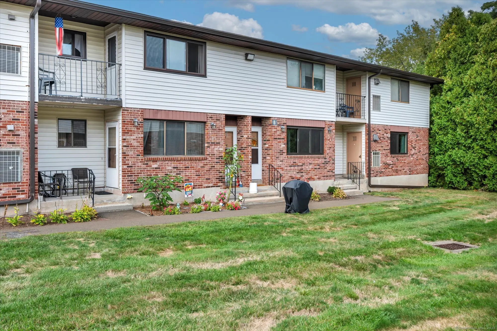 55 Thompson Street Apt 8h, East Haven