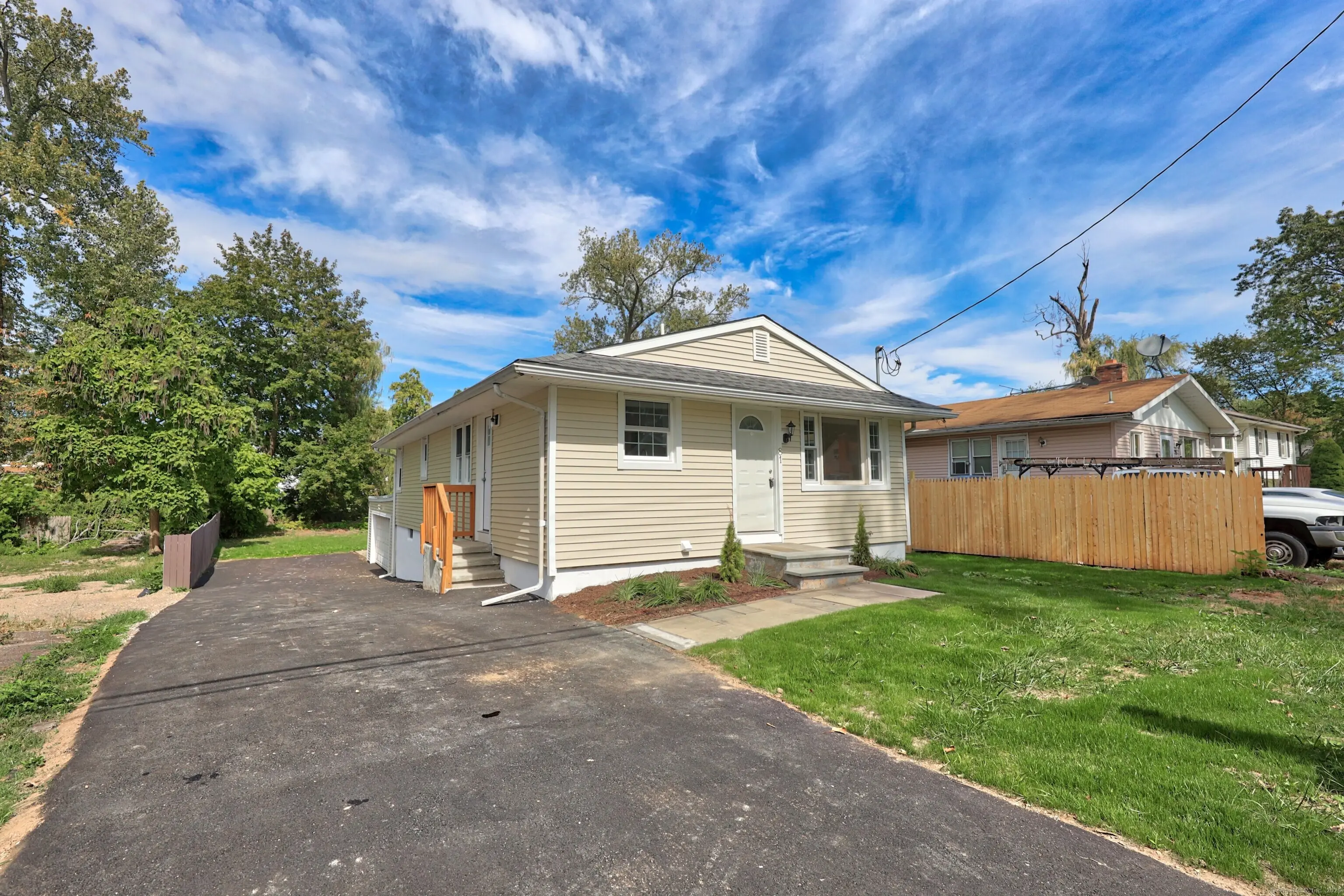 81 Homeside Avenue, West Haven