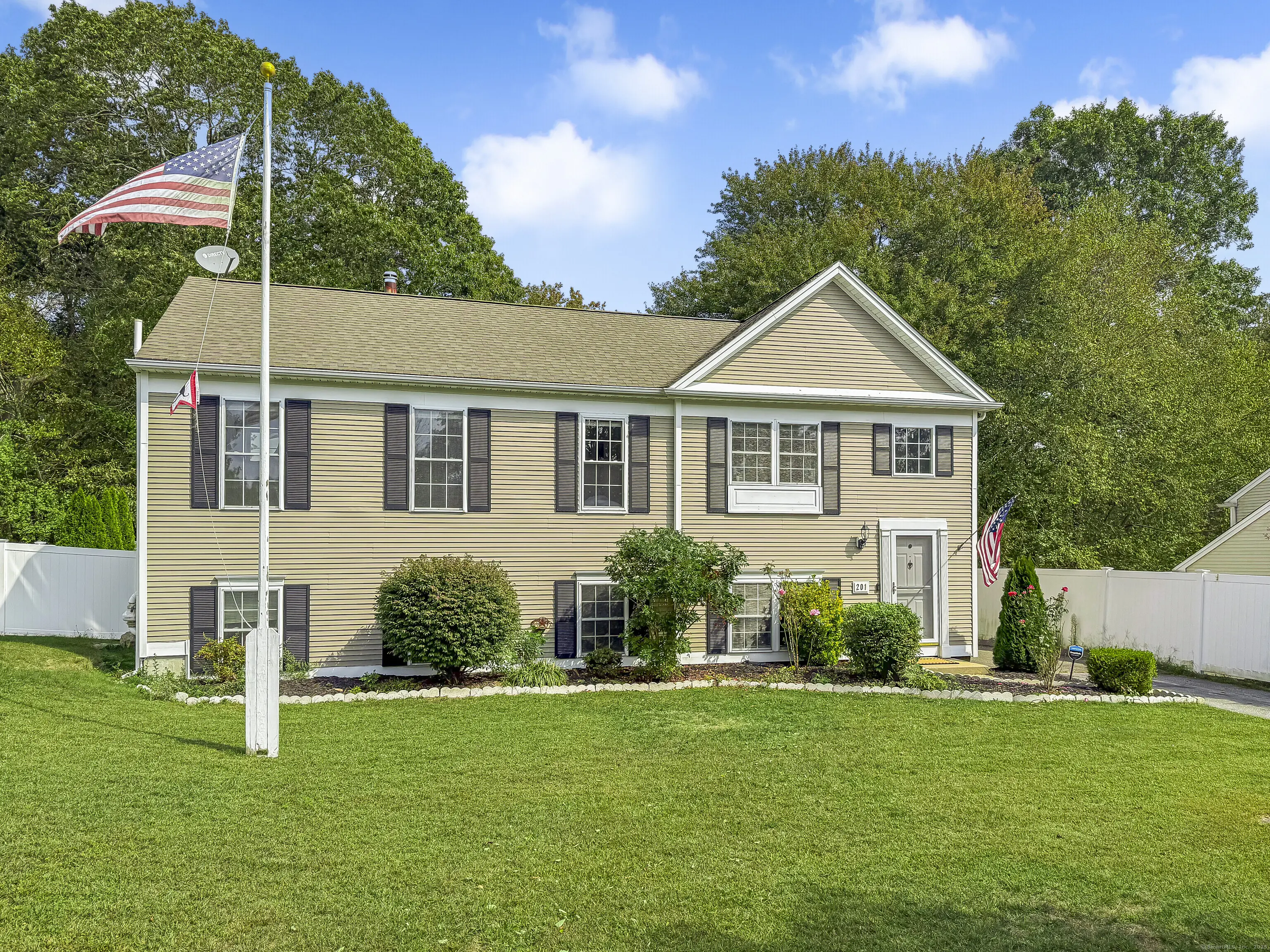 201 Daniel Brown Drive, Groton