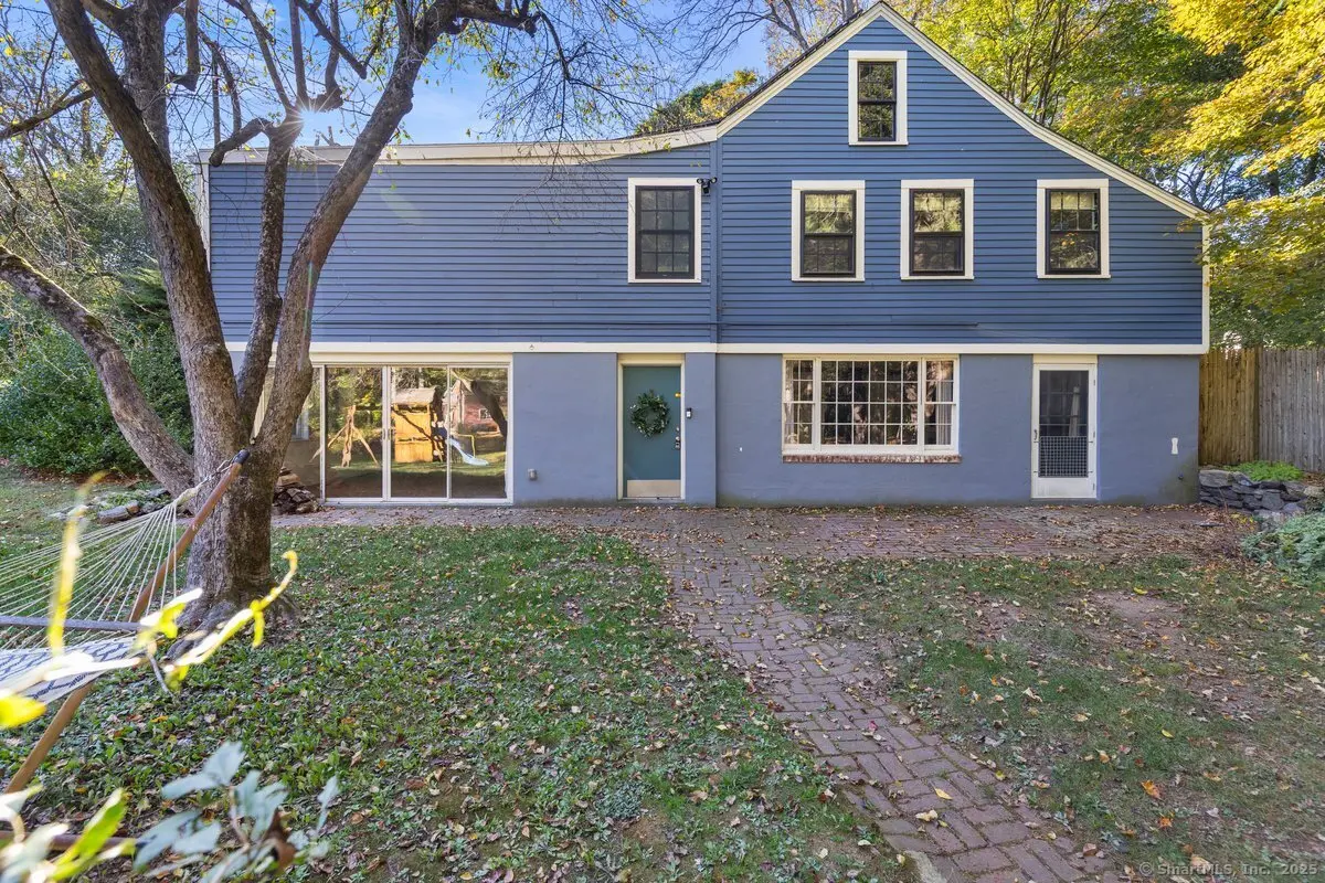 1166 Old Racebrook Road, Woodbridge